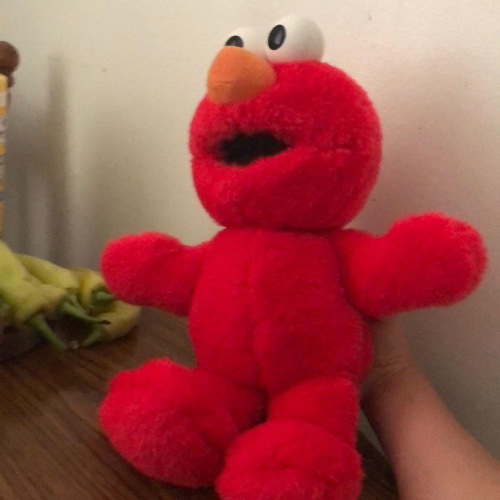 Elmo - Picture 4 of 4